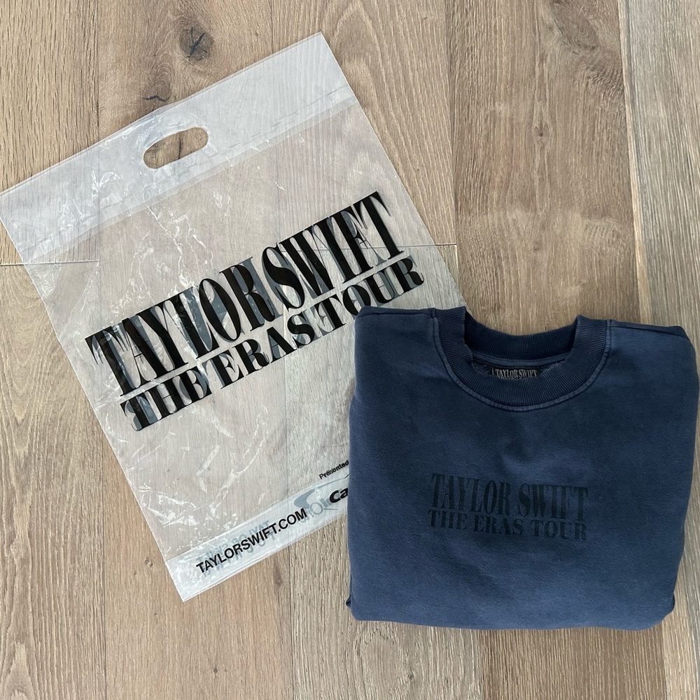 Official Taylor Swift The Eras Tour Merch Large Blue Crewneck Exclusive 2023